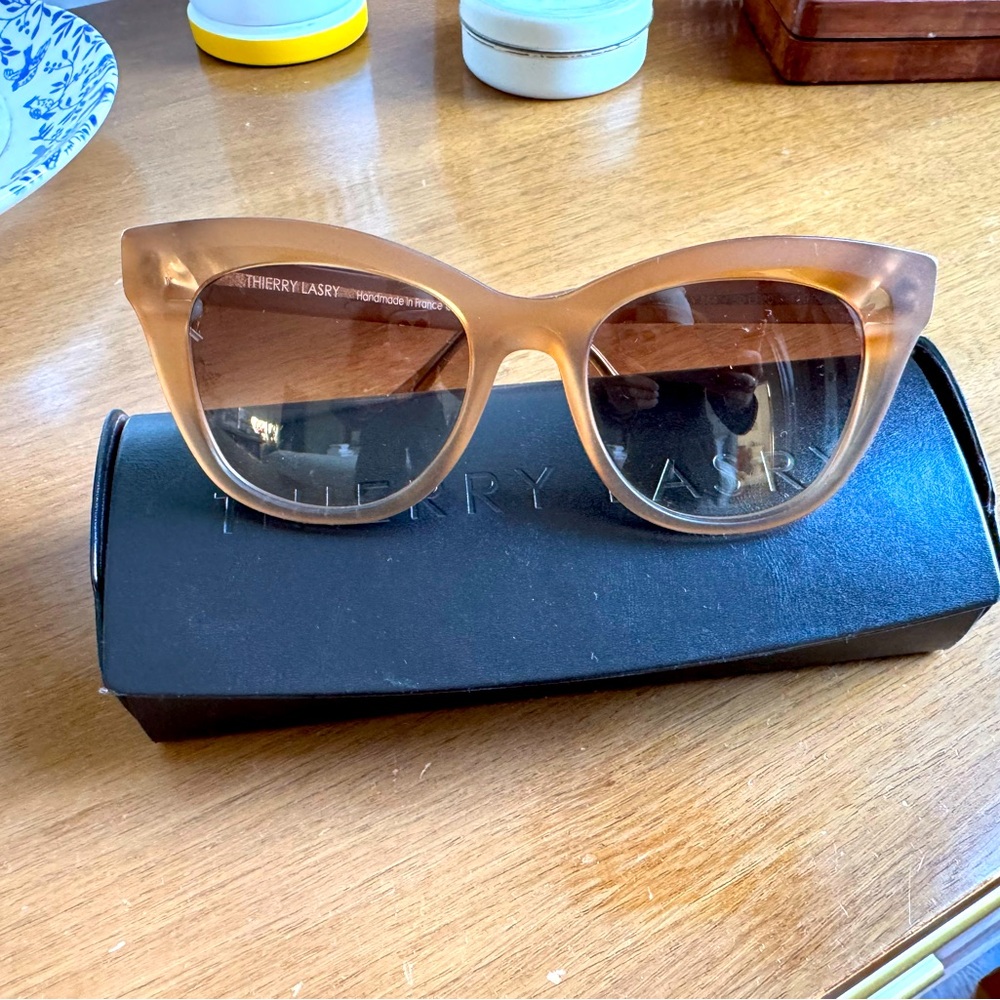 Thierry Lasry Cat-eye gradient sunglasses